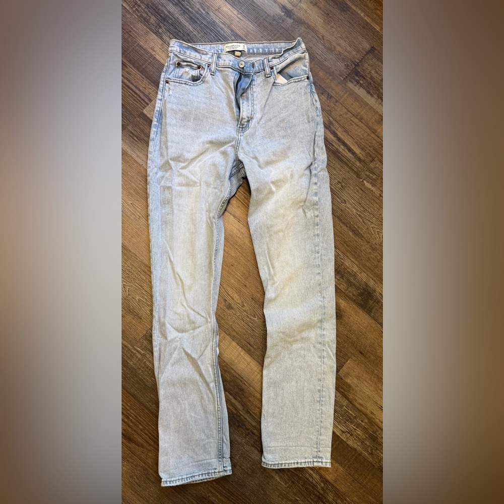 Abercrombie & Fitch Curve Love High Rise Slim Straight Jeans - size 29 L